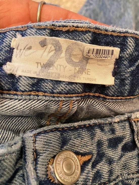 Free People Distressed Ripped Frayed Jeans - Picture 7 of 8